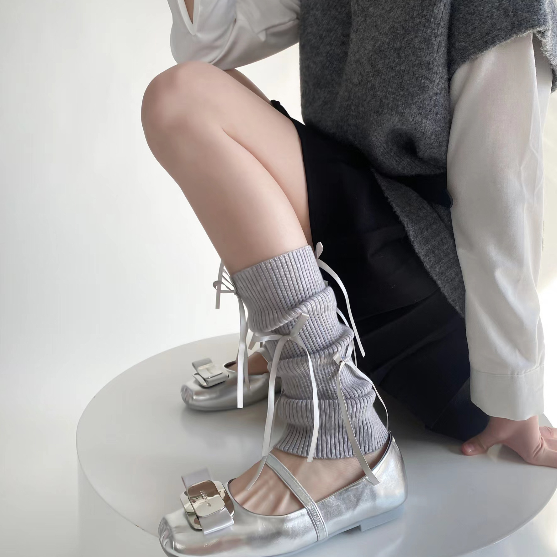 회색 배경 회색 매듭