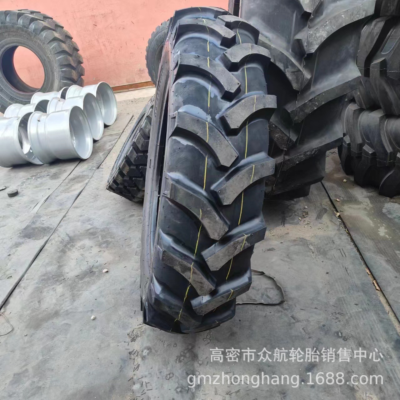 现货供应 12.4-28 12.4-24 R-1人字花纹 抓地稳 农用拖拉机轮胎