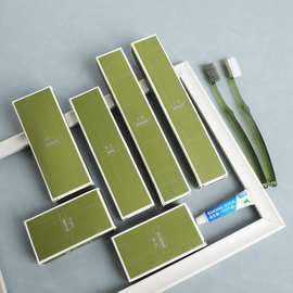 供应翡翠卡盒酒店用品洗漱套装 宾馆一次性牙刷洗漱用品软毛牙膏