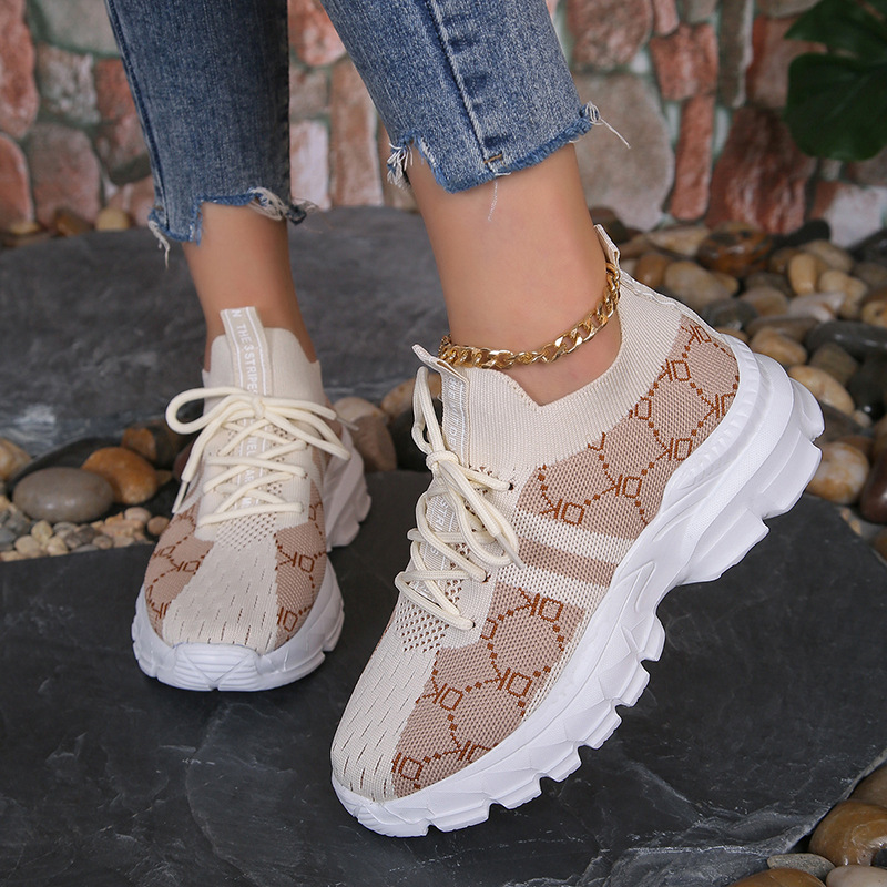 Sport Shoes Image 2