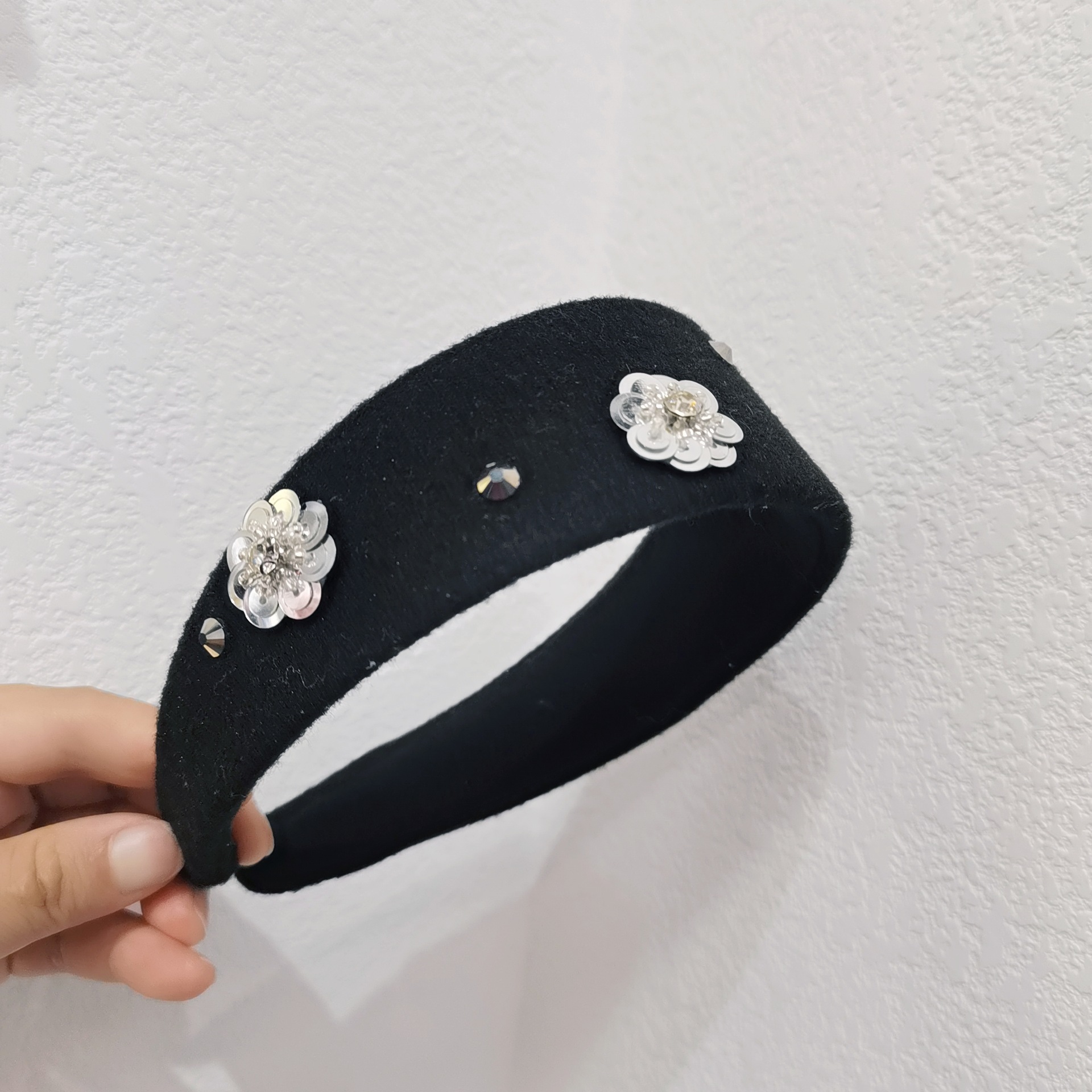Korean-style Vintage Wide-brimmed Sequin Floral Headband For Women, High-end Face-washing Headband, High-crown Hair Clip_voghion.com
