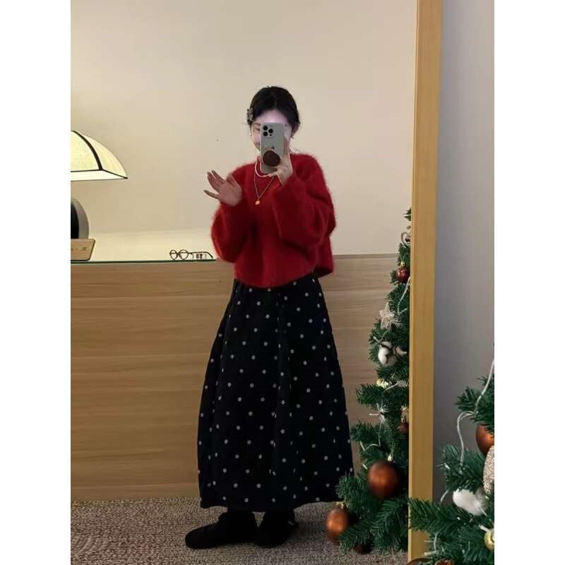 A Complete Set of Korean-Style Christmas and New Year Outfits for Autumn and Winter, Including a Red Knitted Sweater and a Polka-Dot Skirt Two-Piece Set A Complete Set of Korean-Style Christmas and New Year Outfits for Autumn and Winter, Including a Red Knitted Sweater and a Polka-Dot Skirt Two-Piece Set