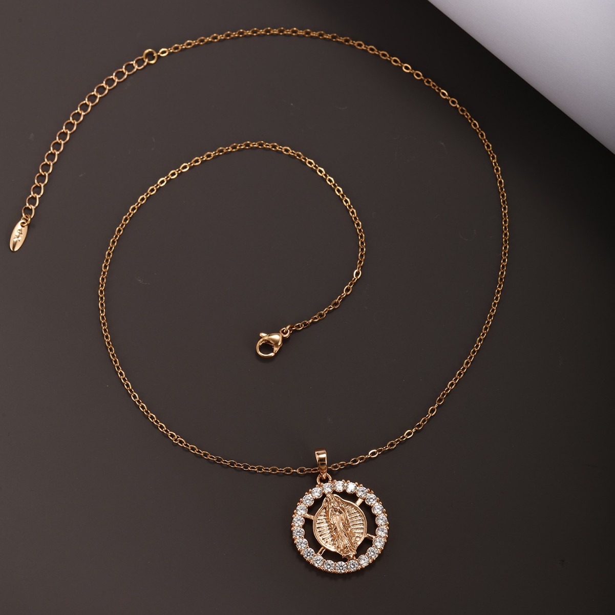 Xupe joyería europea y americana transfronteriza personalizada moda aleación con incrustaciones de circonio colgante de moda hip hop COLLAR COLGANTE único accesorios para las mujeres