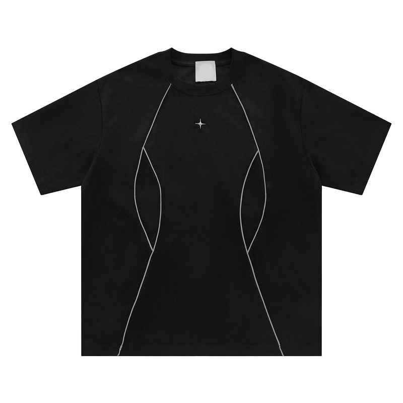 都市機能解構造風city boy純色シンプルファッションblockcoreは男性服半袖tシャツを着ています。