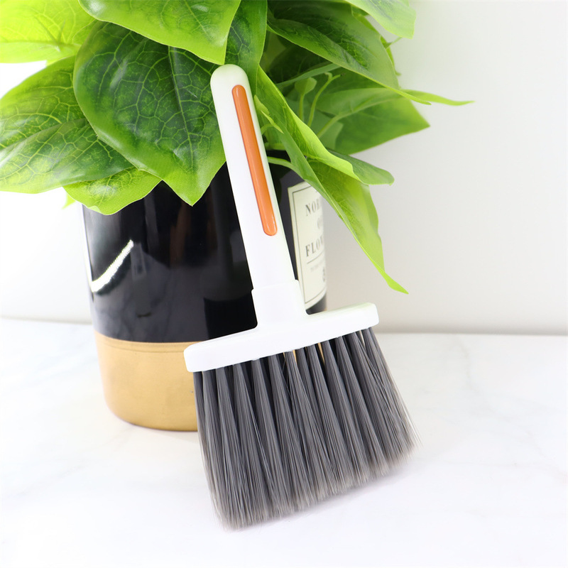 It is appropriate to refresh the home multifunctional long handle soft wool bed brush room gap dust brush Kang small broom brush It is appropriate to refresh the home multifunctional long handle soft wool bed brush room gap dust brush Kang small broom brush