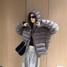排骨羽绒服女短款2025新款连帽韩版宽松保暖时尚爆款泡芙冬季外套