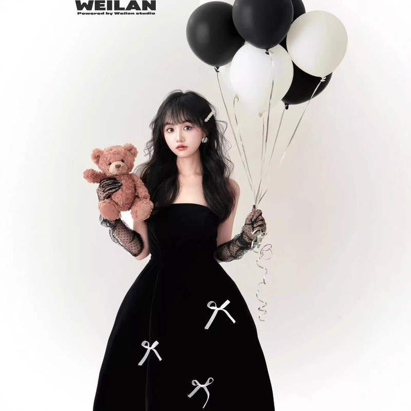 Black Strapless Vintage Light Wedding Dress for Petite Women, Suitable for Marriage Registration, Engagement, Studio Photoshoots, and Couple Portraits