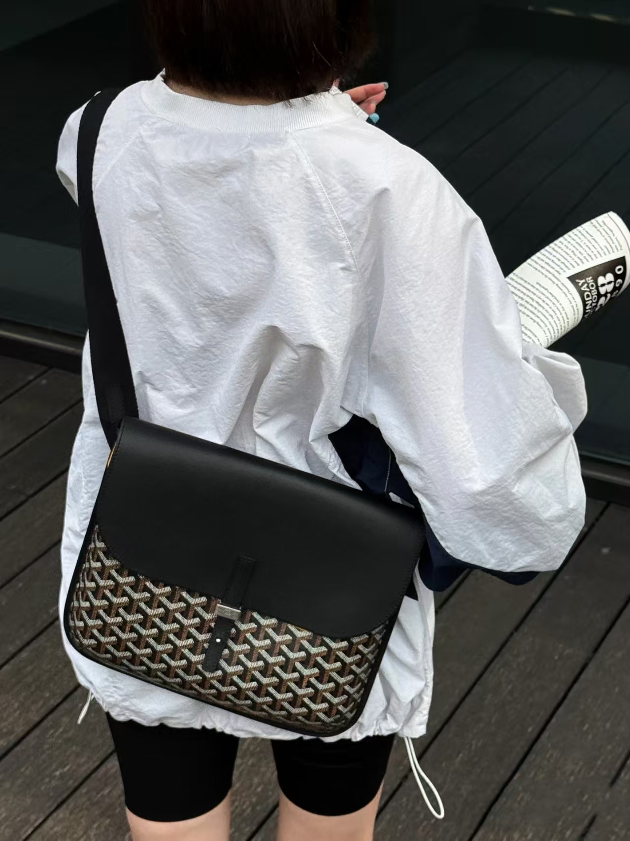 검은색 메신저백