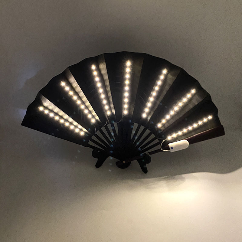 Nuevo abanico de encaje rosa con luces LED, regalo de boda, accesorio para el Festival Qixi, abanico plegable de estilo chino