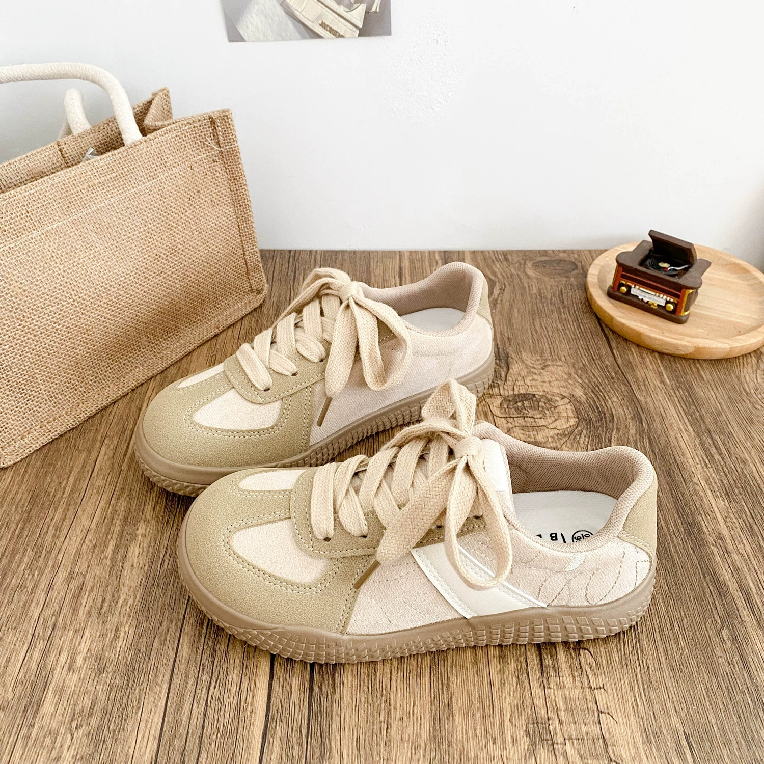BE-6798 latex insole/mango head thick bottom plate shoes women's shoes niche flat bottom 2024 new Ins German training shoes