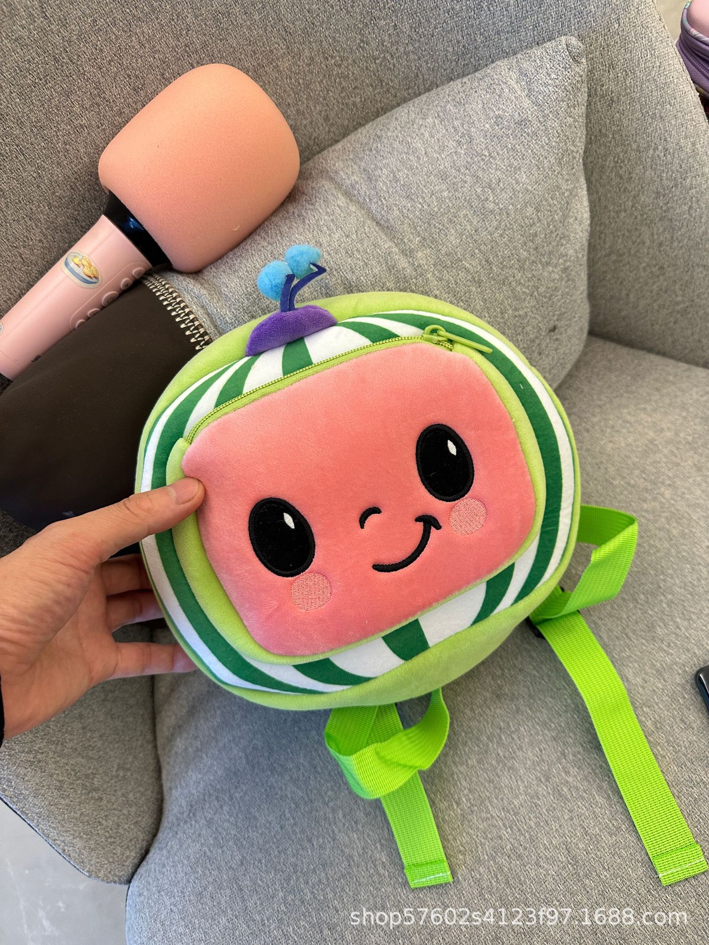 03 watermelon shoulders