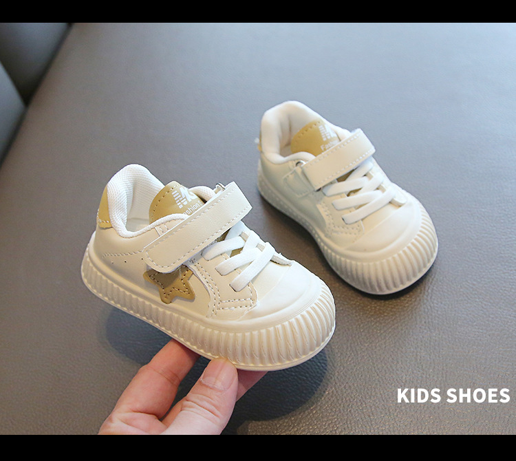 Beebikevadised ja sügisesed beebipehmed tallad, libisemiskindlad üksikud väikesed valged kingad, nahkpind, lastejalatsid_voghion.com