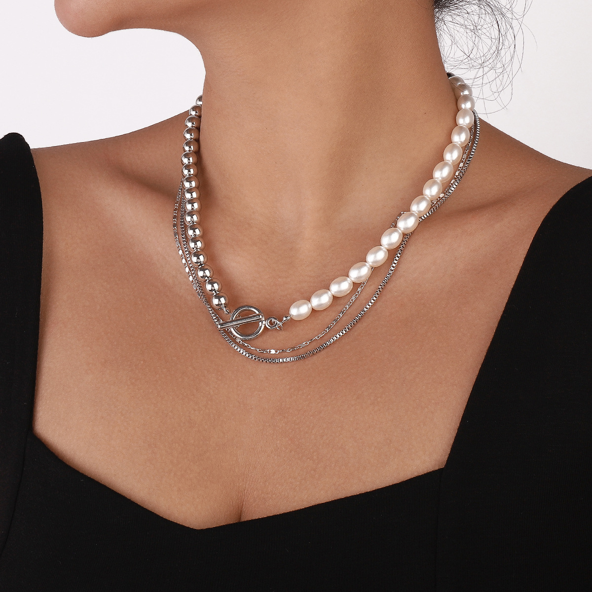 Vintage Style Geometric Alloy Layered Artificial Pearls Necklace