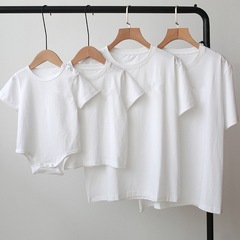 家族ポートレート、親子夏服、純白Tシャツ、半袖、3人家族、母娘、ベビーフォトスタジオ、100日撮影