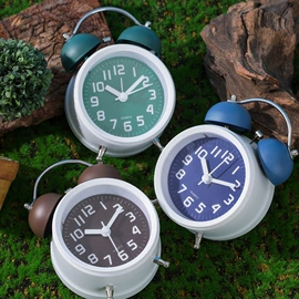 闹钟、台钟;挂钟、壁钟;座钟、立钟