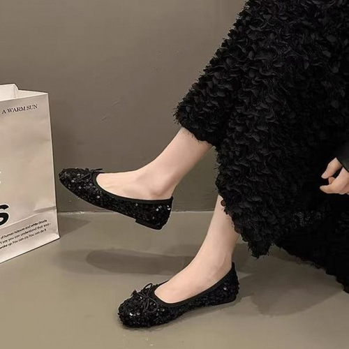 2024 Spring and Summer Viral Trendy Streetwear High-Quality Flat Sandals for Women with Soft Soles, Non-Binding and Comfortable Fairy Style Single Sandals