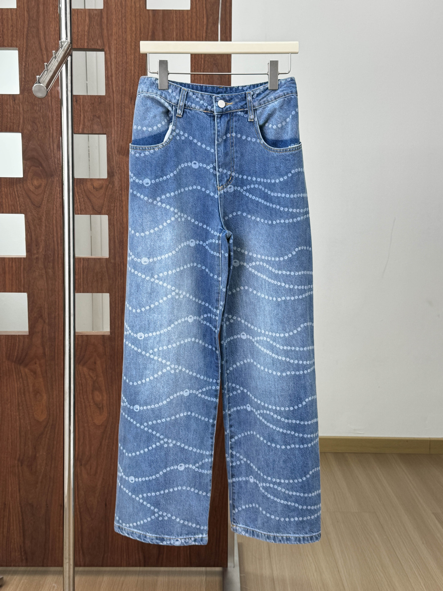 Vintage-Style Personality Washed-Out Printed Pearl Pattern Design
