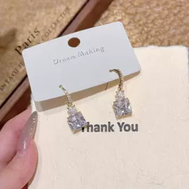 项链;耳钉;手链