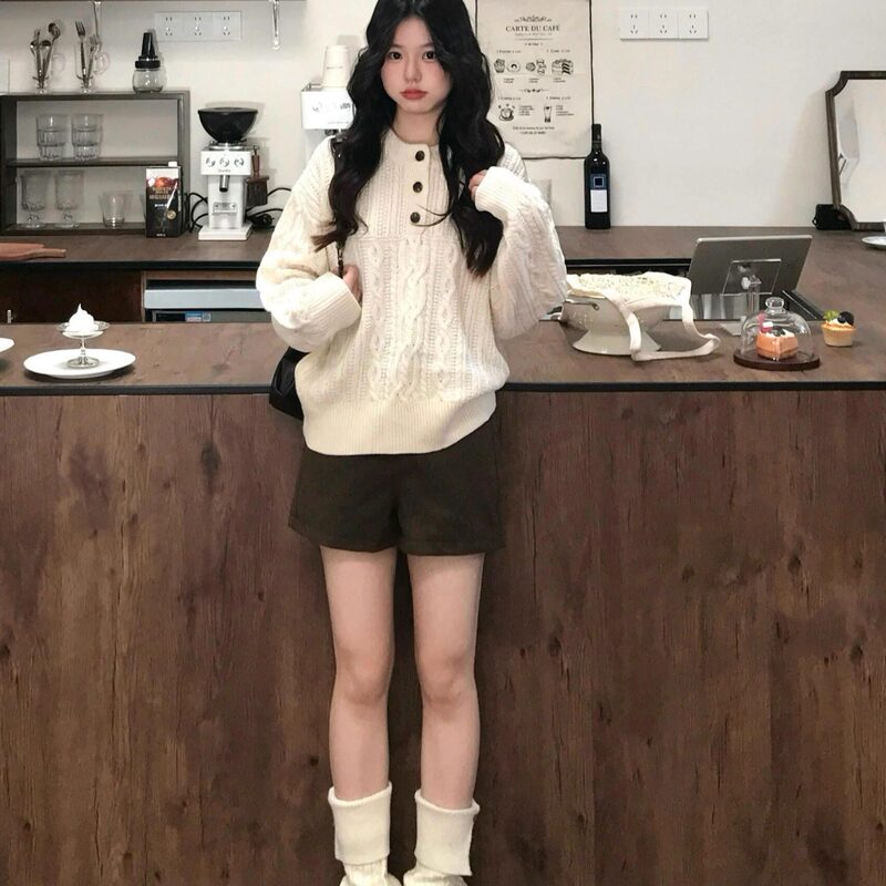 Korean-style twisted collar white sweater for women, suitable for fall and winter 2026, can be worn as an outer layer or as an inner layer, casual pullover, thick knitted top