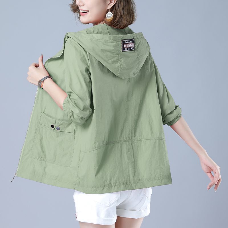 Plus Size Sun Protection Clothing for Women, Short Uv Protection Outerwear for Mothers Aged 50 to 60, Thin Windbreaker Jacket Tops for Women