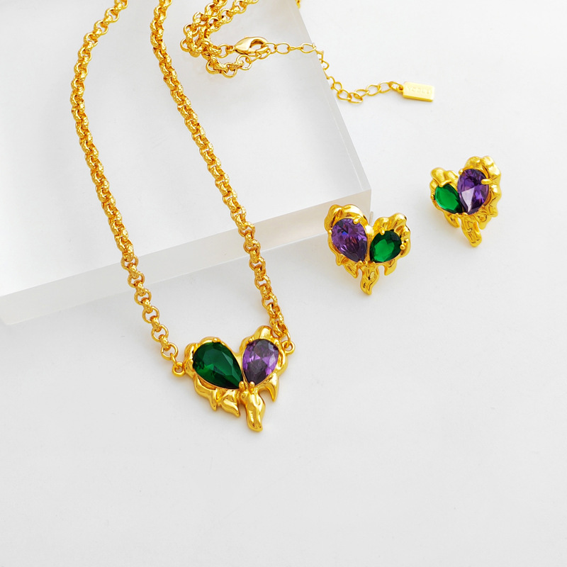 Fashion Heart Shape Copper Gold Plated Inlay Zircon Ear Studs 1 Pair