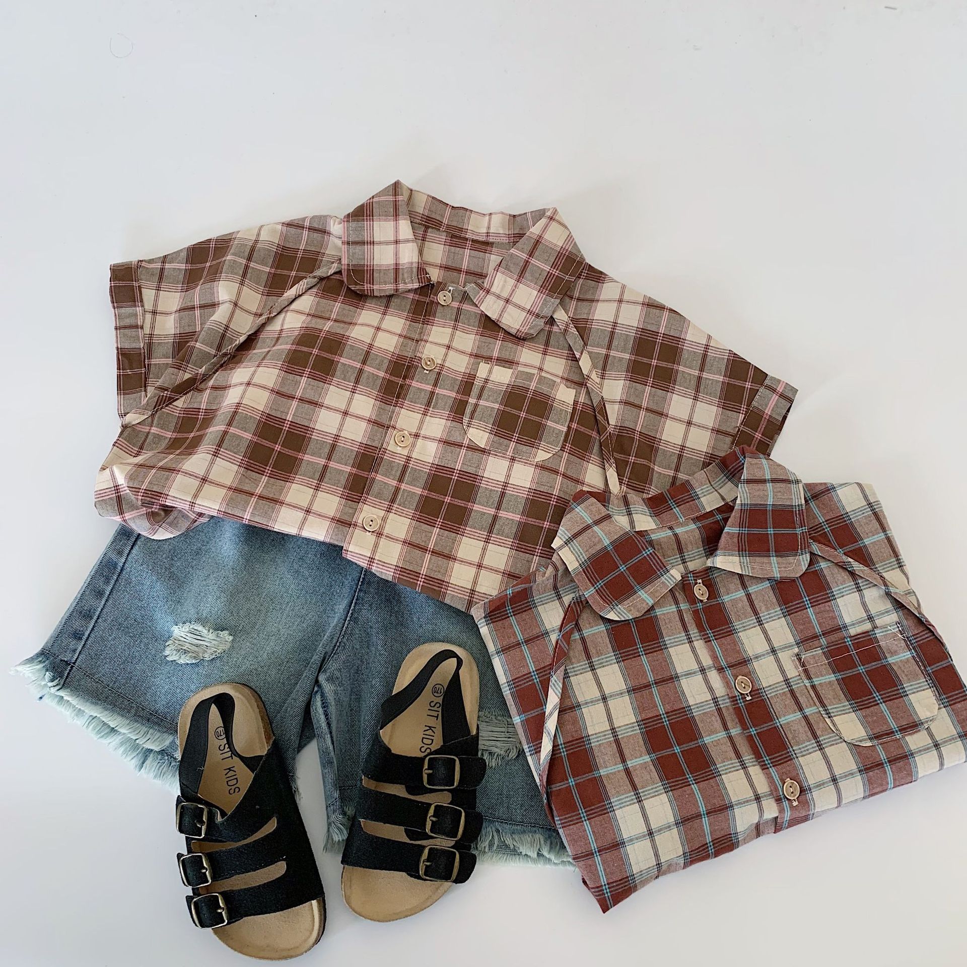 Camisas de niños Mai Bao 2025, nuevo estilo coreano de verano para niños, camisas de manga corta a cuadros, ropa de verano para bebés