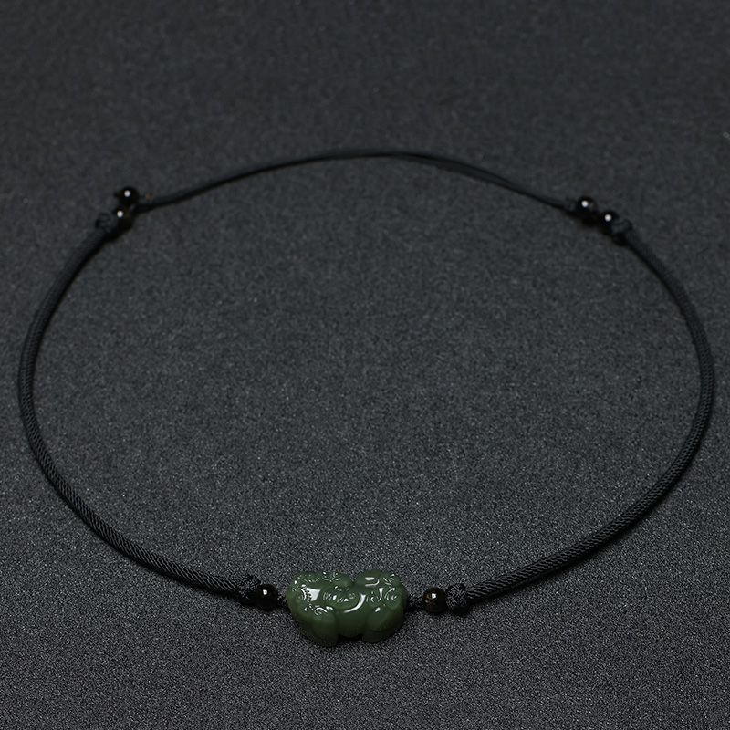 Collar de jade Hotan, cuerda roja trenzada para mujeres, colgante de jade para hombres, pareja, este año de vida, cadena de clavícula, pico explosivo.