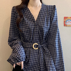 深蓝色格子长袖衬衫女秋装2025新款大码胖mm收腰绑带遮肚上衣