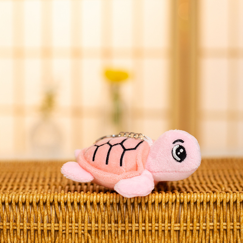 Llavero de peluche de tortuga marina multicolor de peluche corto y algodón PP