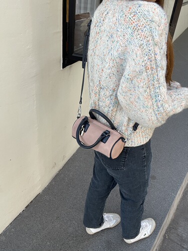 Recommended by the owner!  IAC homemade suede and leather lock decorated mini cylindrical bag crossbody mobile phone bag