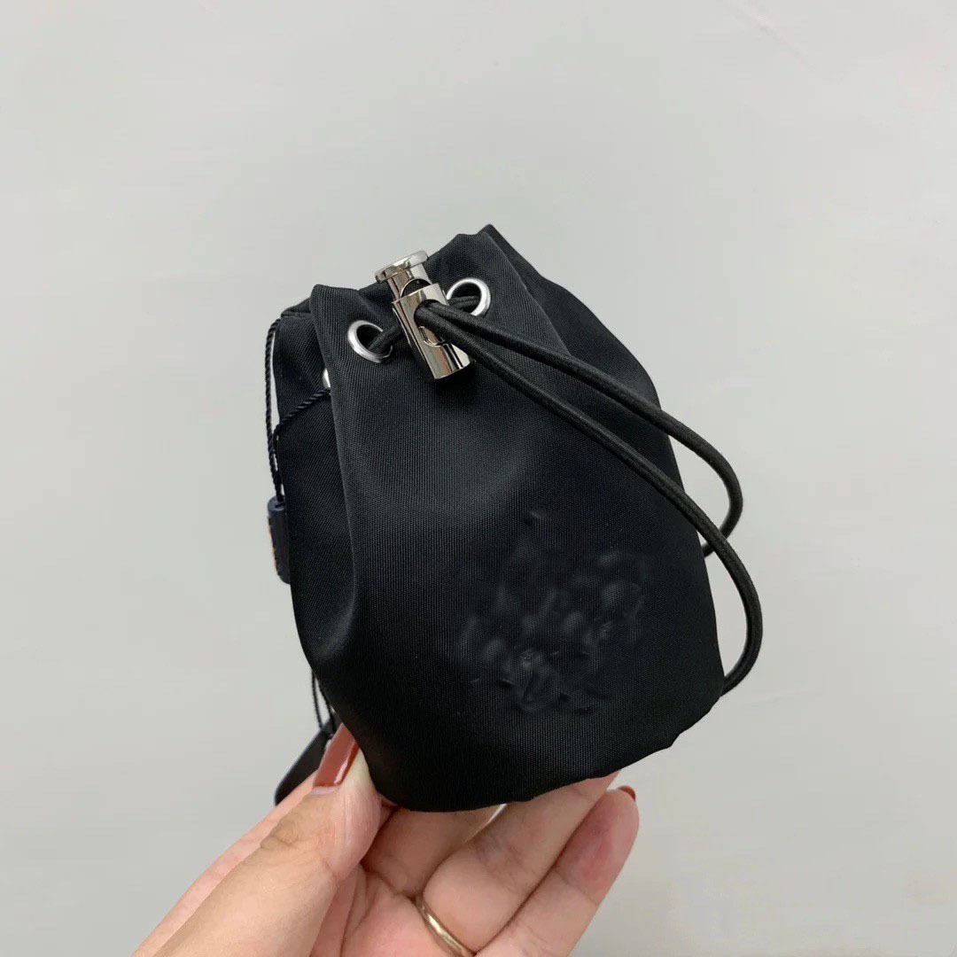 Wholesale 2022 New Drawstring Bucket Bag Accessories Bag Women's Trendy Change Keychain Bag mini Shoulder Crossbody Bag