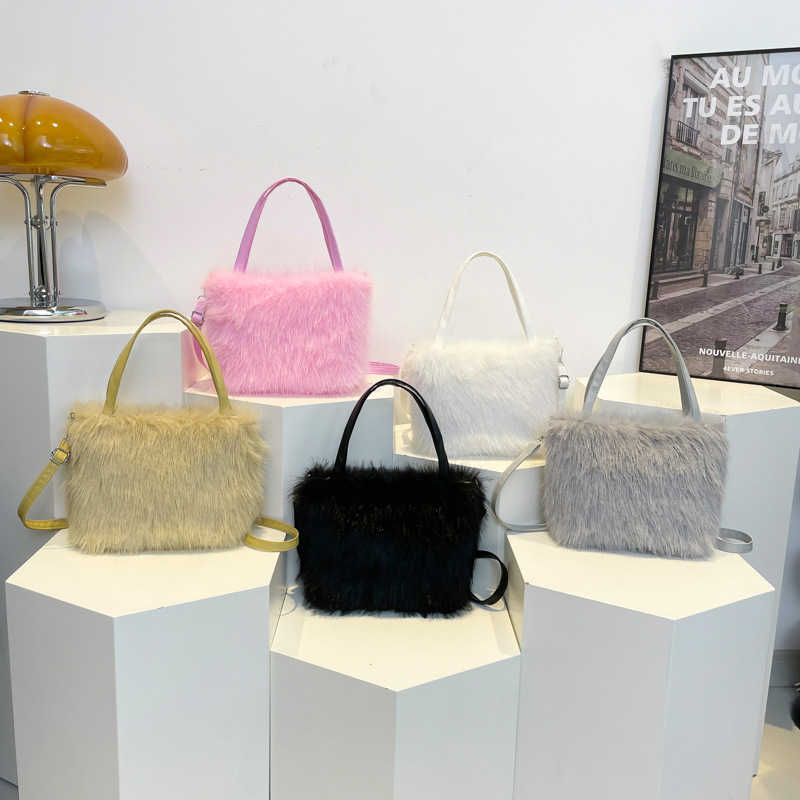 Bolsa de hombro peluda, bolso de peluche de arte, bolso de invierno 2024 nuevo bolso peludo, bolso de mano japonés y coreano, bolso de mujer