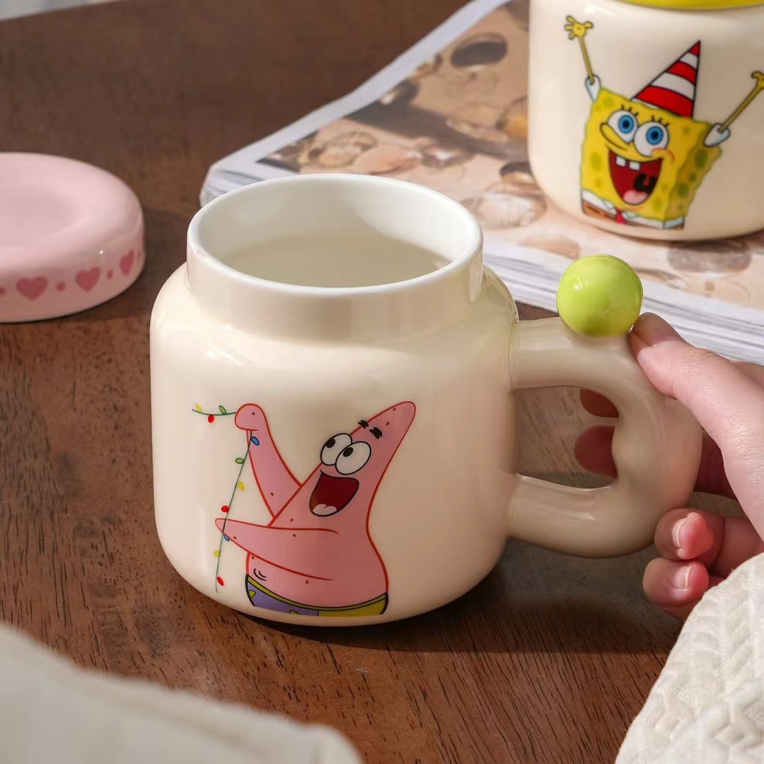 Personalidad creativa de dibujos animados Baby Esponja taza de cerámica con tapa de alto valor encantador taza de desayuno regalo taza de café