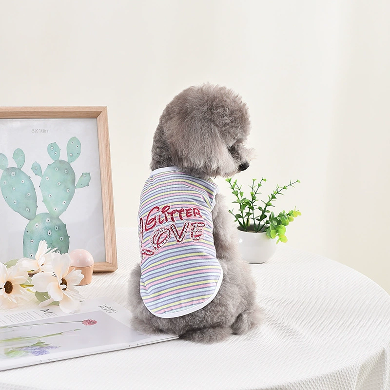 Новая весенне-летняя тонкая дышащая полосатая рубашка Одежда для щенков с двумя ногами Футболка для кошек Одежда для домашних животных Маленький жилет