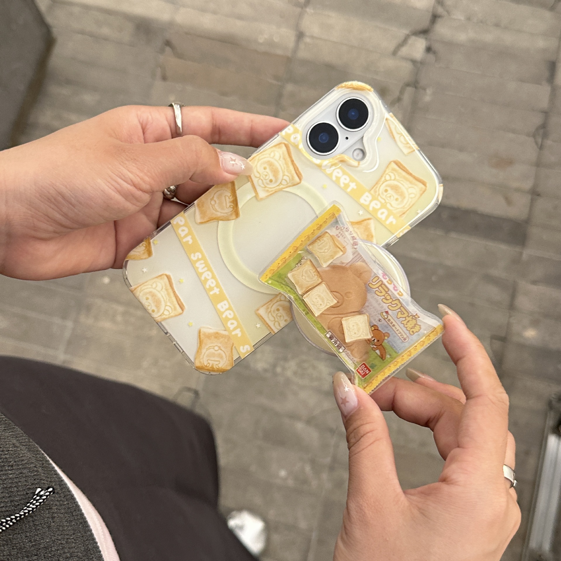 Divertido oso brindis para Apple 16ProMax funda para teléfono móvil 15Pro magnético 14/13 Nuevo 15PM dibujos animados 16