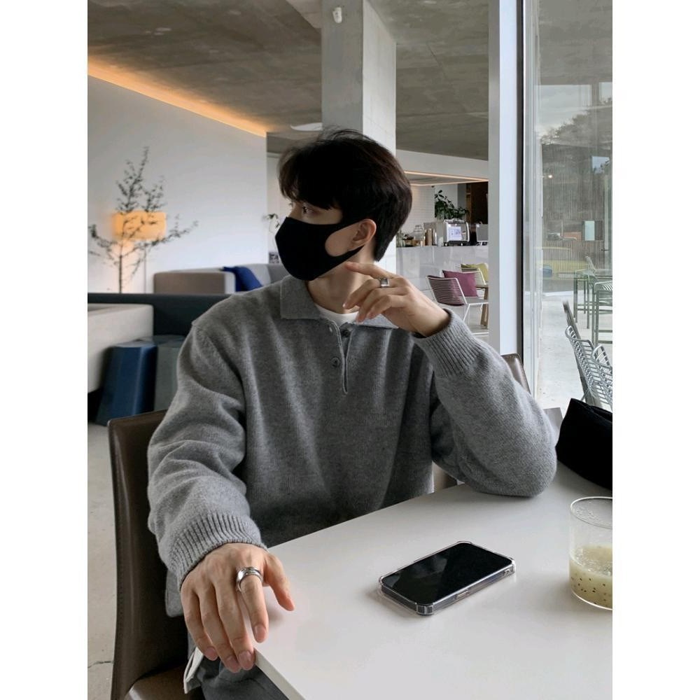 トレンドの新しい東大門韓国メンズラペルセーター男性デザイナーポロネック肌に優しいルーズニットセーター