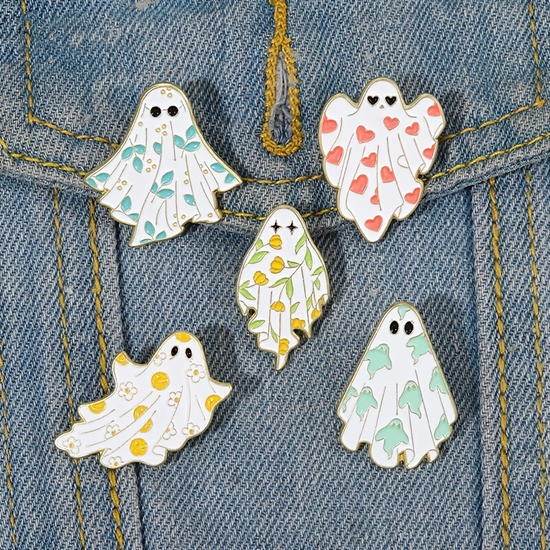 Maple Leaf Ghost Halloween Horror Ghost Brooch Metal Badge Electroplating Paint Factory Wholesale Clothing Accessories