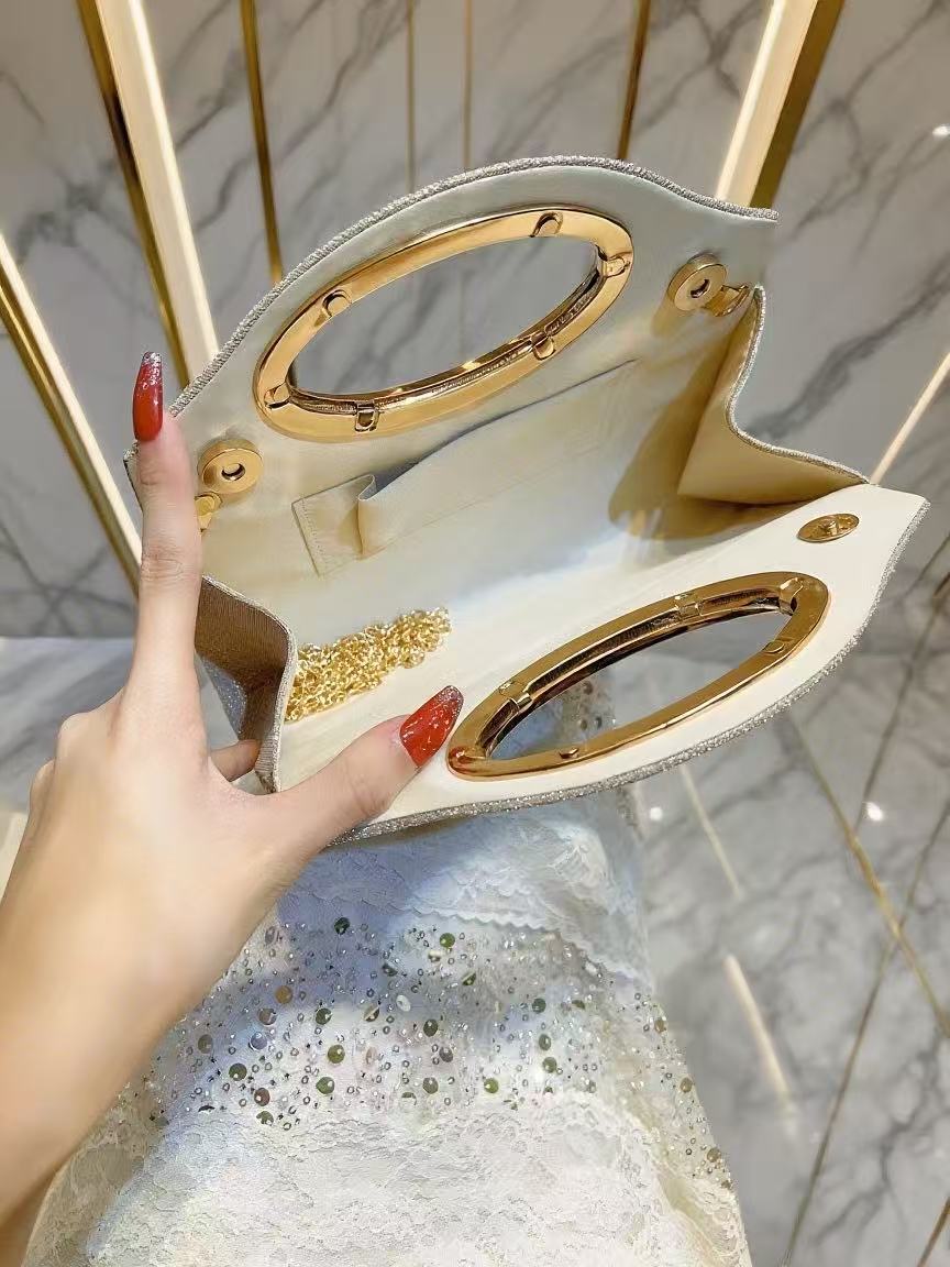 Ventas transfronterizas calientes de lujo ligero bolsas de cena de mano plegables bolsas de boda de moda bolsas de vestir maquillaje bolsas de mano