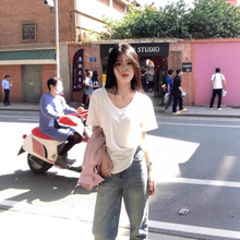 慵懒风V领短袖T恤女2025新款夏季薄款宽松休闲时尚纯色百搭上衣潮