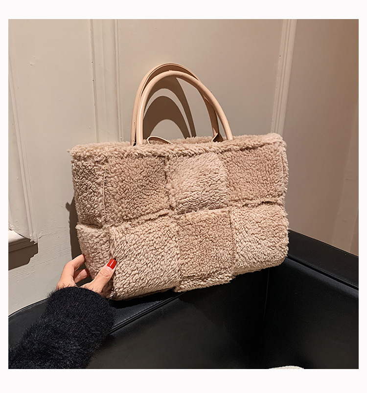 Fur Bag 2021 New Autumn And Winter Tote Bag Women's Large Capacity Niche Woven Bag Stylish Simple And Versatile Handbag display picture 16