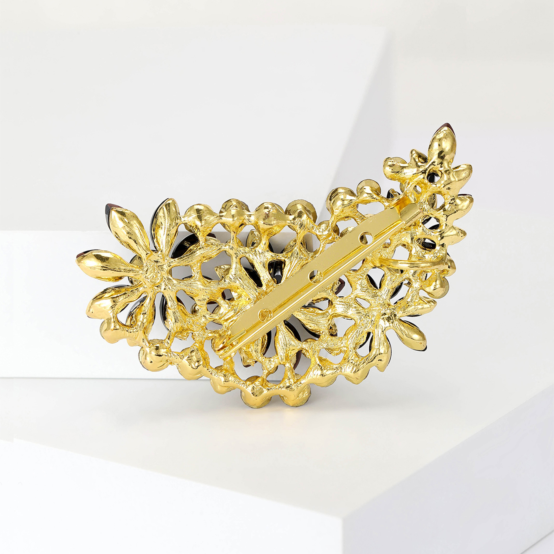 31g Weight Rhinestones Inlay Material Brooches Classification Holiday Occasion Alloy Material Flower Pattern Women's Gender Inlay Design Elegant Style Elegant Pin Flower Alloy Inlay Rhinestones Women's Brooches 21