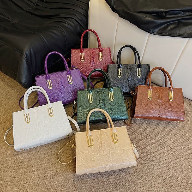 Bolso de mano transfronterizo para mujer 2024 nuevo patrón de cocodrilo de primavera bolso de mensajero de textura occidental de moda bolso de viaje de ocio