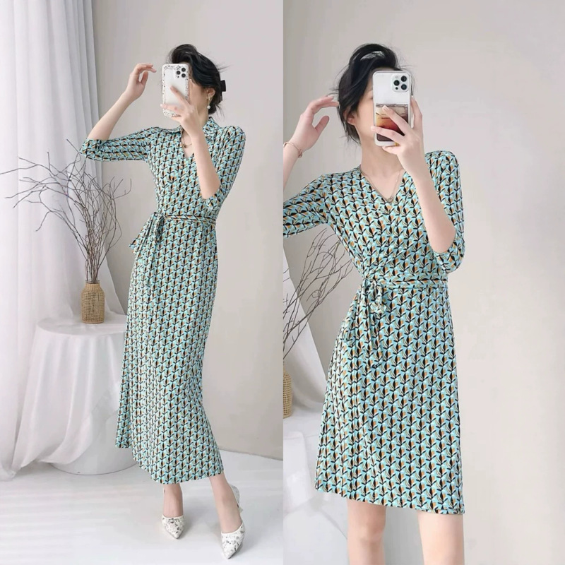 Seaweed Green Wrap-Around Dress 2026 Summer Green Iris Flower Tie-Up One-Piece Floral Dress Commuter Dress
