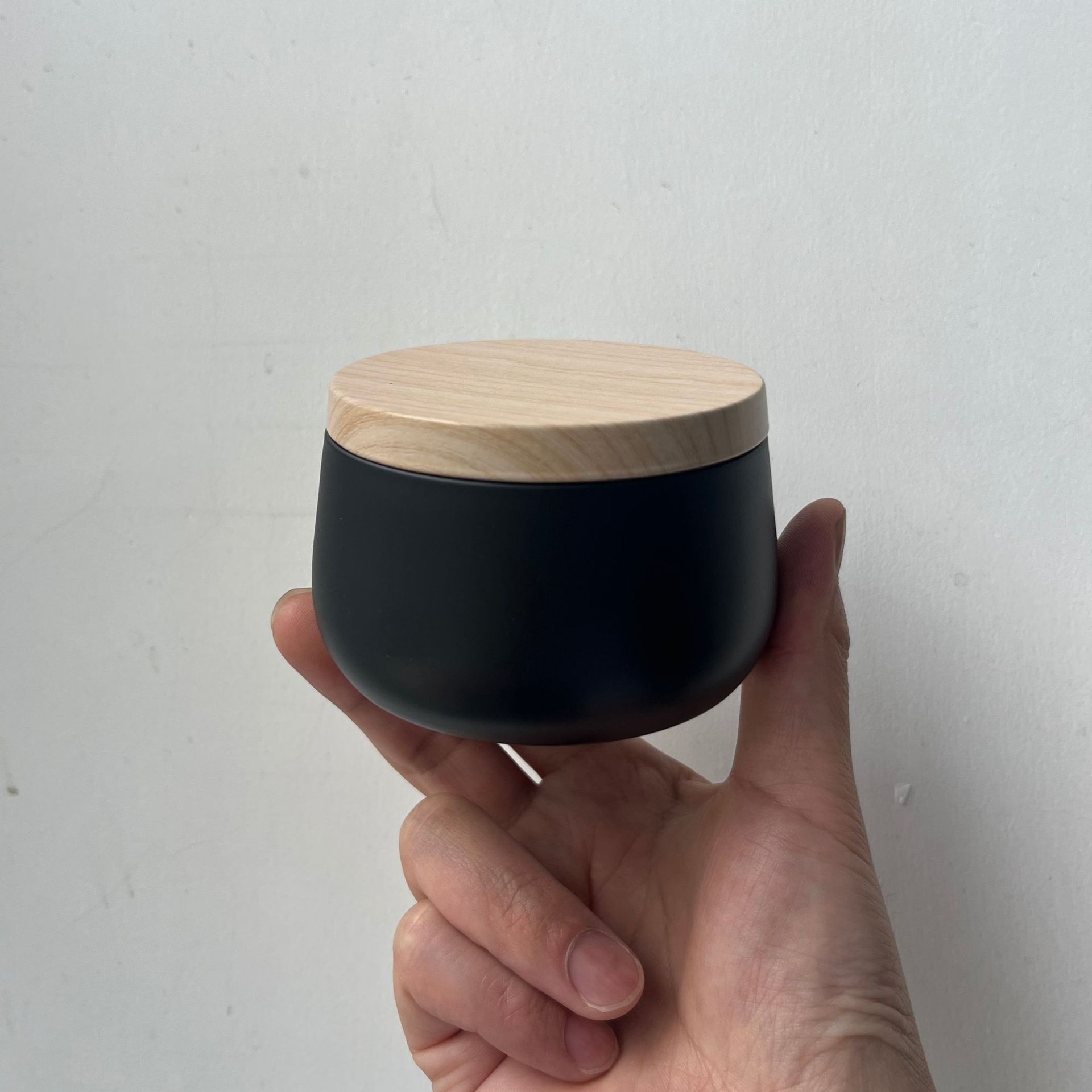 En stock: Juego de 24 cajas de hojalata con tapa sellada, imitación madera, para dulces, velas y aromaterapia, de 4oz y 8oz, latas de hojalata sin costuras.
