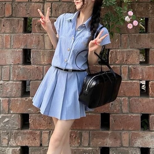 Korean-style college wind dress for women, summer new arrival, absolutely beautiful, super stylish, striped short-sleeve pleated skirt, short dress