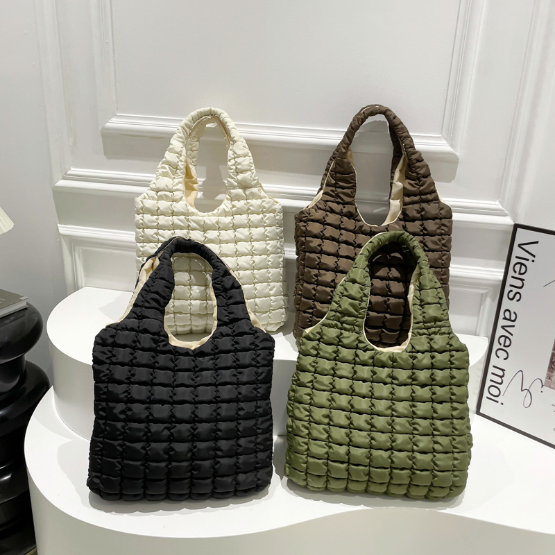 2024 nueva moda de gran capacidad bolso de burbuja de nube bolso de mano casual bolso de mujer sensación extranjera simple bolso de hombro