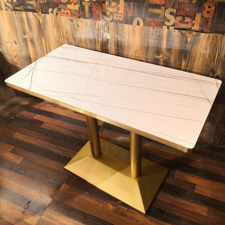 Mesa larga de mármol