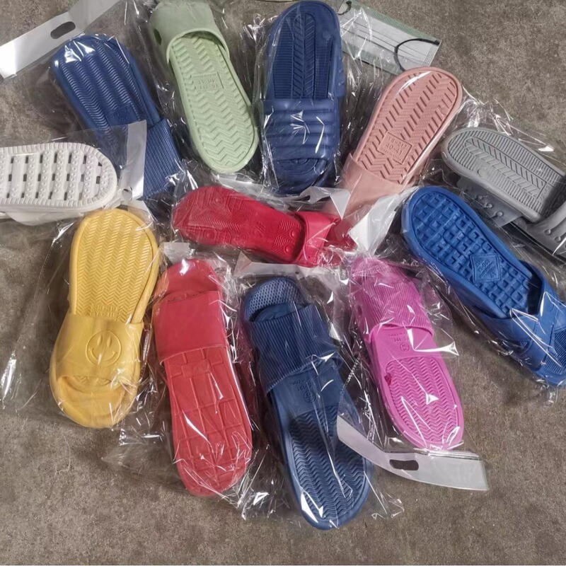 Miscellaneous slippers men's hole shoes flip-flops special offer stock clearance tail goods night market sandals for women Miscellaneous slippers men's hole shoes flip-flops special offer stock clearance tail goods night market sandals for women