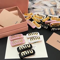 MIUMIU缪女士新款珐琅滴油字母发夹女明星同款mini对夹精工侧边夹