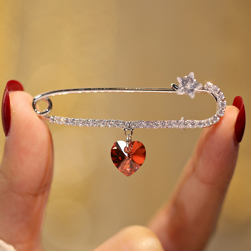 Popular Waist Pin Copper Zircon Paperclip Fixed Clothes Love Heart Crystal Brooch Accessories Waist Artifact